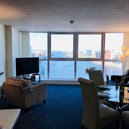 Luxury 2 Bedroom Apartment In Prime City Location Белфаст Екстериор снимка